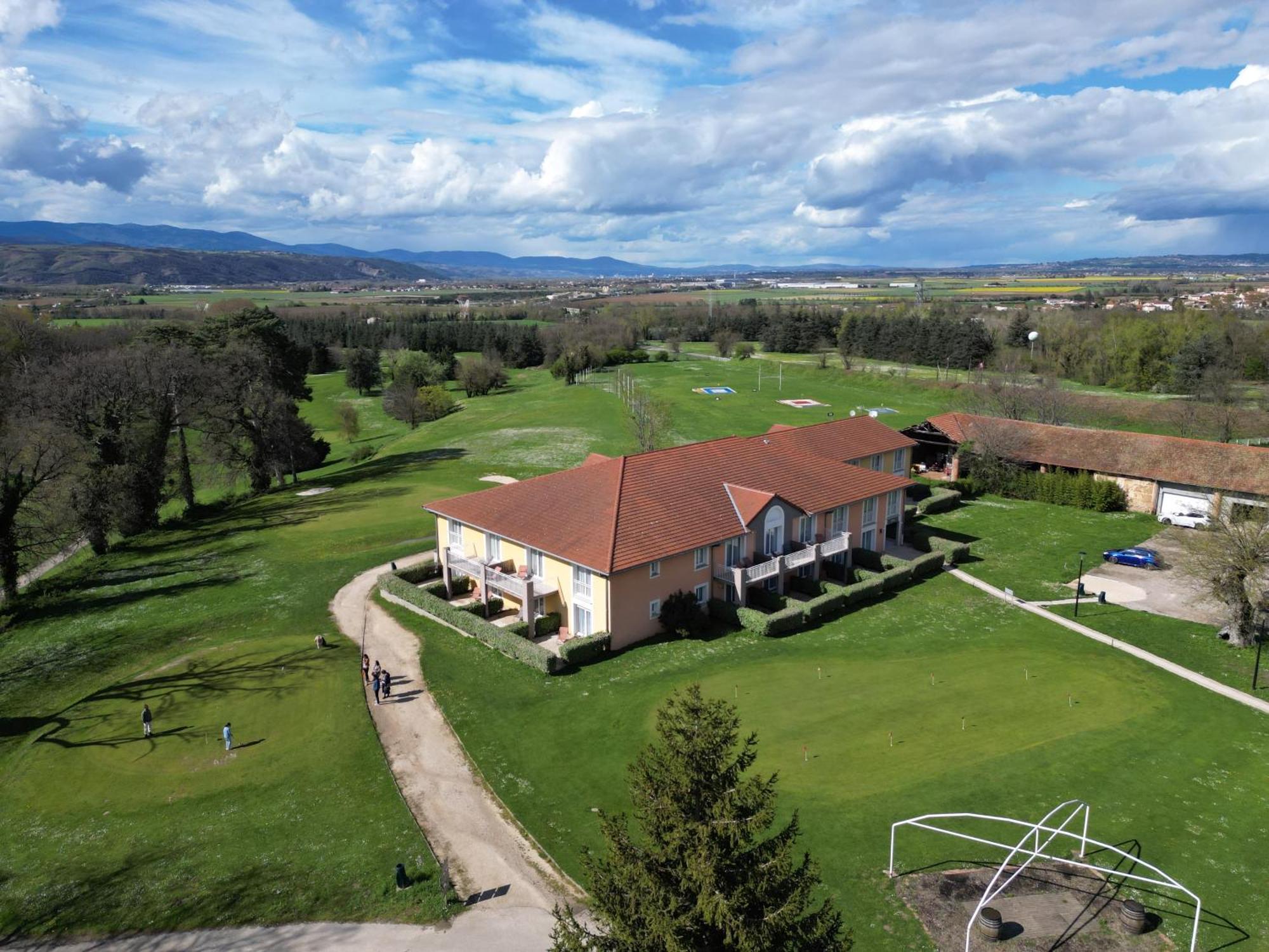 Best Western Golf D'Albon Exteriör bild