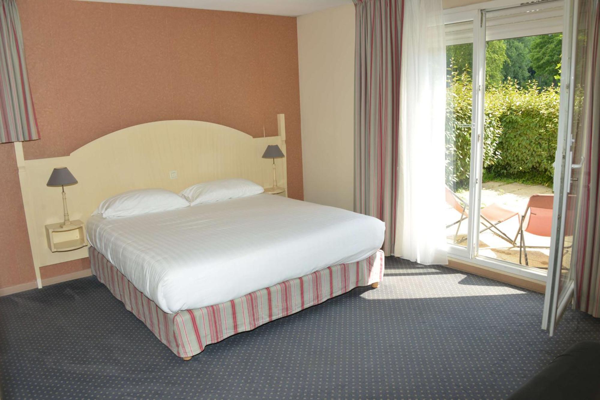 Best Western Golf D'Albon Exteriör bild