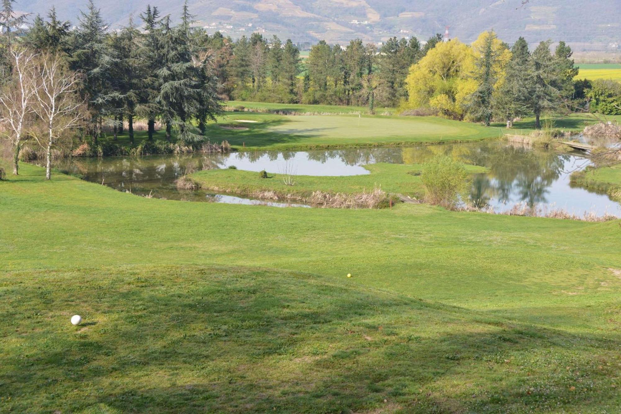Best Western Golf D'Albon Exteriör bild